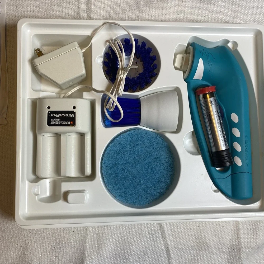 Black & Decker ScumBuster SB400 Cordless Tub Tile Scrubber VersaPak Battery Kit